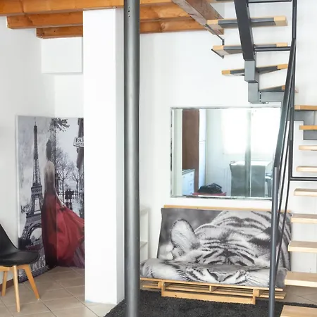 Nest Apartment